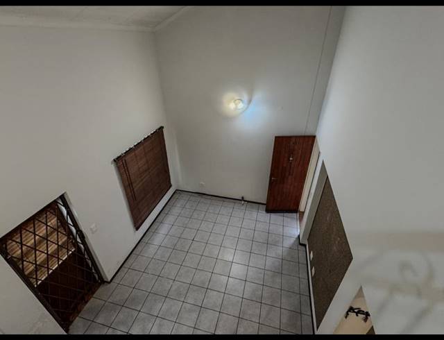 4 BEDROOM TOWNHOUSE FOR SALE IN MONDEOR